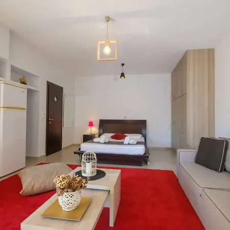 Almyros Aktis Private Garden Holiday home *