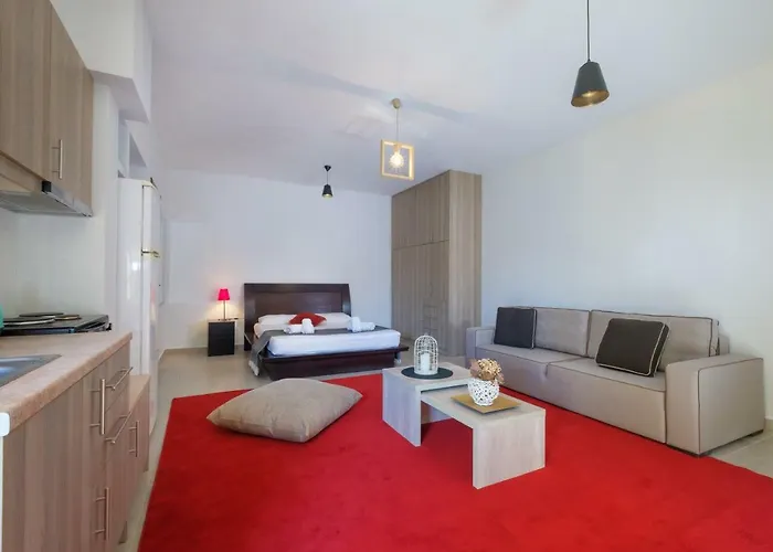 Almyros Aktis Private Garden Kalamáta