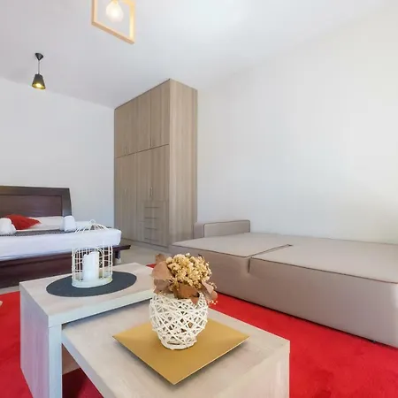 Almyros Aktis Private Garden Feriehus *